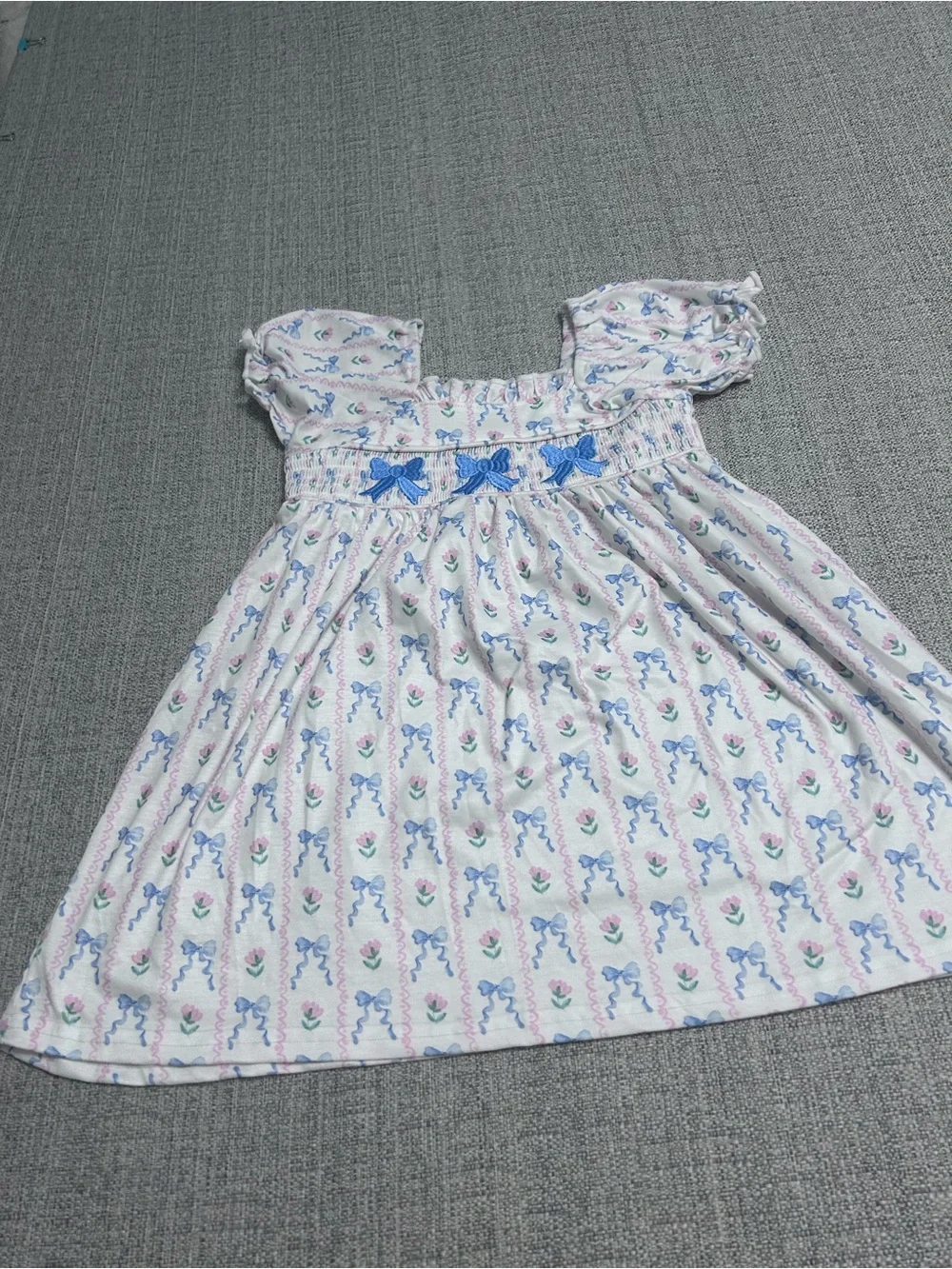Abby & Evie 2 Piece Set White Blue Embroidered Bows Smocking w Bloomers NWT Sz 3
